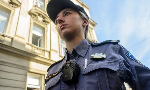 Doznajemo: Svi policajci bit će opremljeni kamerama!