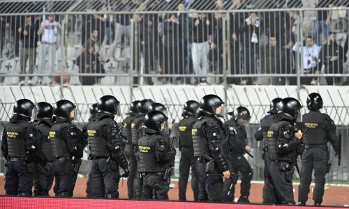 Torcida ušla u Rijeku i krenula prema Rujevici; zaustavila ih je interventna policija