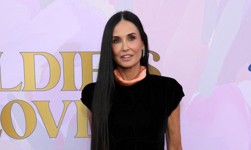 Demi Moore ima divnu haljinu, a njezin vitak struk i poseban detalj ukrali su svu pažnju