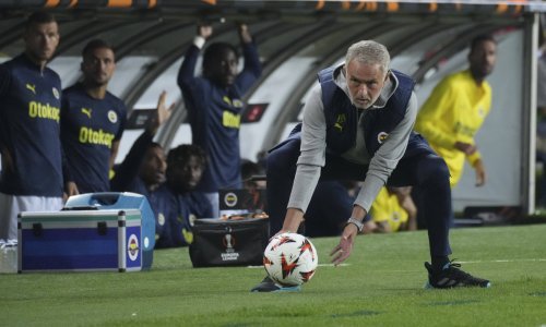 Mourinho je zaradio najbizarniji žuti karton karijere; za sve je kriv Edin Džeko