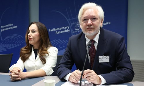 Assange prvi put nakon oslobođenja: 'CIA je ciljala mene i moju obitelj'