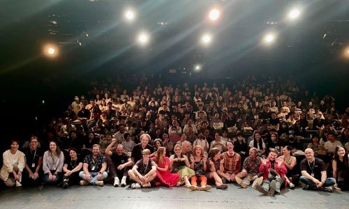 Zekaemovci gostovali u Šangaju s predstavom 'Ćelava pjevačica'