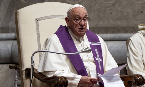 Papa Franjo zatražio oprost za seksualno zlostavljanje i tretman žena u Crkvi