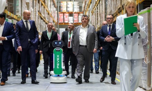 Pevex otvorio golemo skladište, pogledajte tko je sve bio tamo