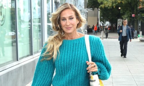Omiljeni jesenski uzorak nikad nije bolje izgledao, a evo kako ga nosi Carrie Bradshaw