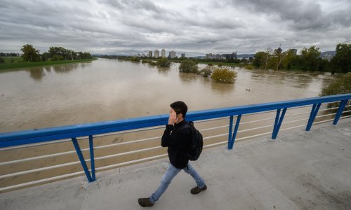 Kiša već danima pada bez prestanka, a ovako izgleda vodostaj Save u Zagrebu