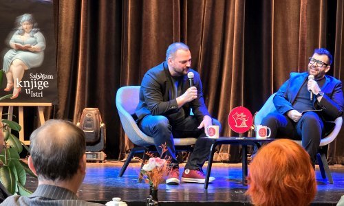 Veliki aplauz za Kristiana Novaka i Aljošu Pužara na Doručku s autorom u ljubljanskoj Cukrarni