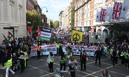 Propalestinski prosvjednici okupili se diljem svijeta povodom godišnjice rata u Gazi