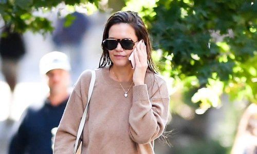 Ova suknja jedan je od najtraženijih jesenskih hitova, a kraljica mode nosi je uz vječne balerinke