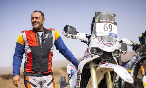 Utrka u Maroku završila tragično; motociklist je pao s dine i poginuo