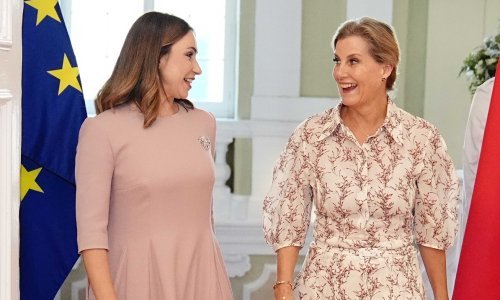 Vojvotkinja Sophie i chic Maltežanka: Romantična cvjetna haljina ili modni minimalizam