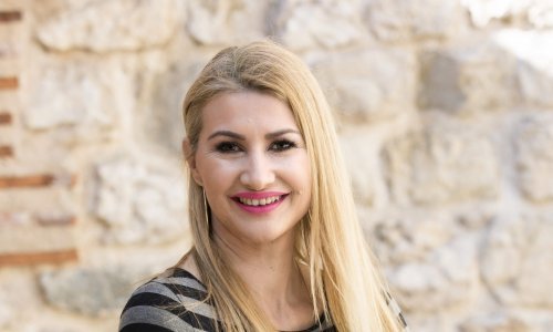 Neočekivan show u 'Dobro jutro, Hrvatska': Reporterku iz Splita napala vrana u javljanju uživo