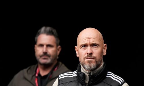 Erik ten Hag u stilu Donalda Trumpa podigao zid oko terena za trening...