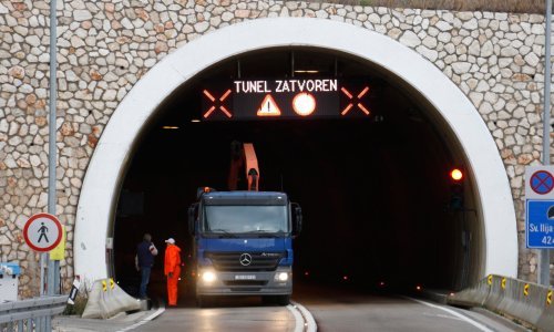 Teška prometna nesreća: Sudar u tunelu Sveti Ilija, jedna osoba poginula