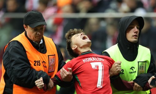 Pogledajte što je učinio Ronaldo kada je navijač upao na teren i krenuo prema njemu