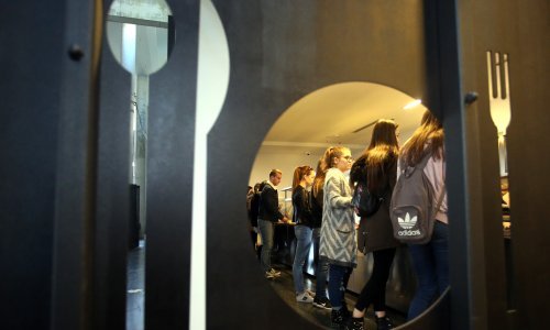 Aplikacija za plaćanje u menzi pred stečajem, a studenti ne mogu do novca kojeg su uplatili