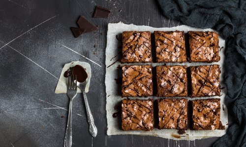 Čokolada i kesten tako se vole, a ovaj brownie savršeno je hrskav izvana i sočan iznutra