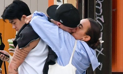 Vrući poljupci u javnosti: Romeo Beckham od nove djevojke se ne odvaja