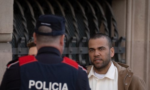 Nakon teškog perioda se oglasio po prvi puta; legendarni bek je otkrio čime se bavi