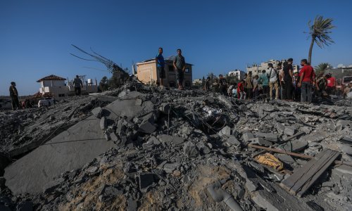 Lučki radnici blokirali utovar kontejnera sa streljivom za Izrael: 'Ubojice, odlazite iz luke!'
