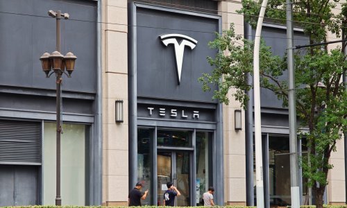 Optimistična prognoza Tesle potaknula investitore na veću kupovinu dionica