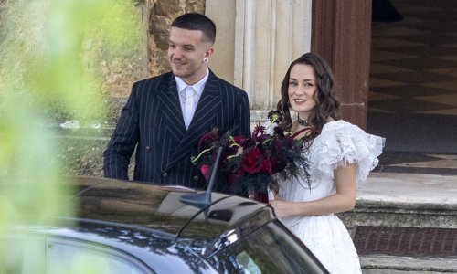 Prelijepa vjenčanica, zagrljaji i poljupci: Ovo su novi detalji sa svadbe Baby Lasagne