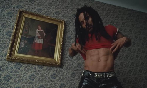 Lenny Kravitz pokazao isklesano tijelo u spotu i bacio obožavateljice u trans