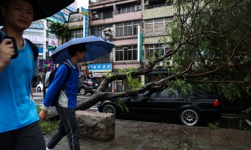 Dvoje mrtvih i 580 ozlijeđenih nakon prolaska tajfuna preko Tajvana