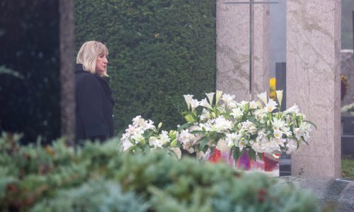 Emotivno na Mirogoju: Biserka Petrović posjetila je Draženov grob