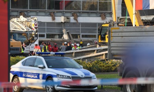 U tragediji u Novom Sadu poginulo 14 osoba, pet ih još nije identificirano