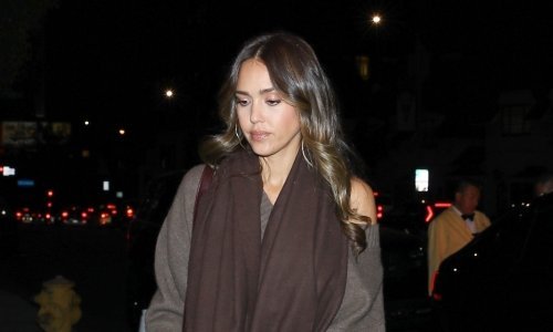 Spojila trendove: Jessica Alba ima fantastičan outfit za izlazak u restoran
