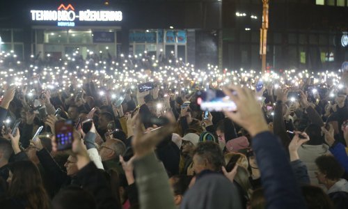 Prosvjednici opet izišli na ulice Novog Sada; blokirali središnji Varadinski most