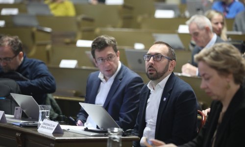 Izglasana odluka o naplati parkiranja vikendom. Peternel: HHO, kao ni HDZ ni SNV, nije plaćao rezervirani parking