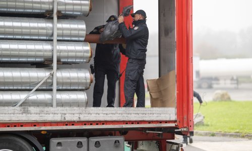 Pogledajte kako se Carina bori protiv ilegalne robe: Njima ništa ne promiče