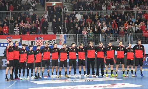 Bizaran gaf tijekom intoniranja himni na Hrvatska - Belgija. Igrači prasnuli u smijeh