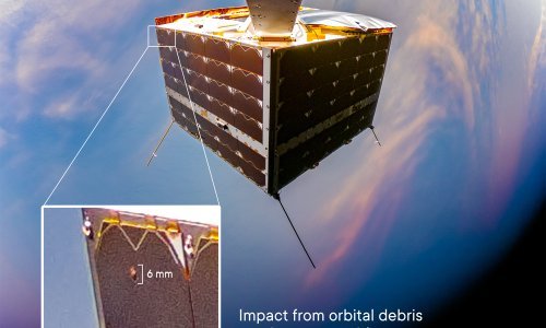 Satelit preživio 'sudar' u svemiru pa snimio selfie da to dokaže