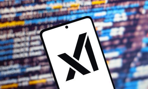 X testira besplatnu verziju svog AI chatbota Grok. Evo što donosi