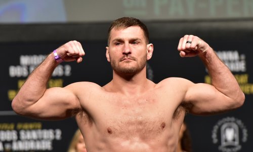 Stipe Miočić jeo na konferenciji za medije pa pričao o Hrvatskoj