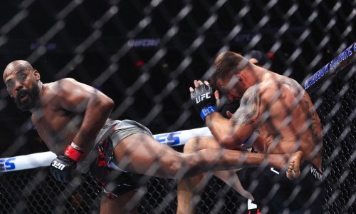 Pogledajte kako je Jones spektakularno nokautirao Miočića! Komentator: Strašno