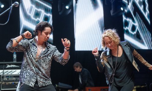 Pjevač Parnog valjka tijekom nastupa pao s pozornice i završio u bolnici