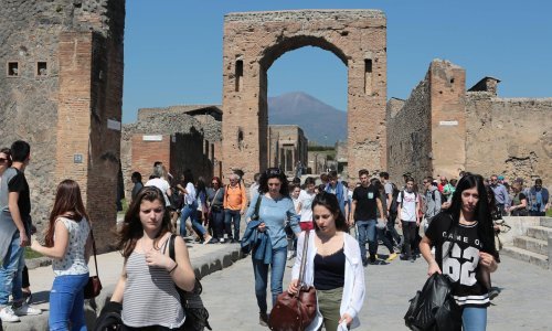 Talijanski gradovi nastavljaju ofenzivu protiv natrpanosti i u 2025., neke metode su maštovite