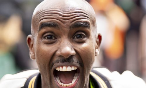 Dvojica lopova nakon pljačke mirno krenuli kombijem; a onda su vidjeli tko trči za njima i stiže ih