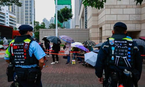 U Hong Kongu na zatvorske kazne osuđeno 45 prodemokratskih aktivista