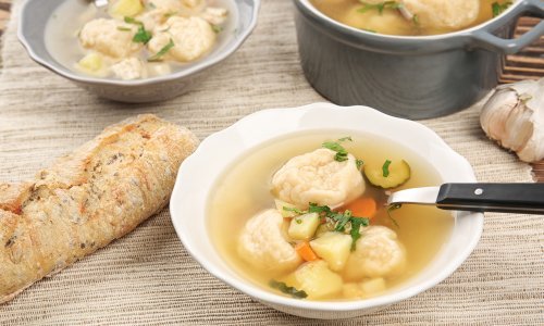 Ukusna i tako okrepljujuća: Ovo je najfinija pileća juha s knedlama