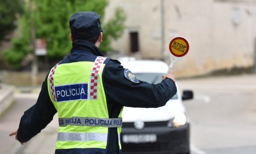 Policajac za 300 kuna nudio 'rješavanje' prekršaja