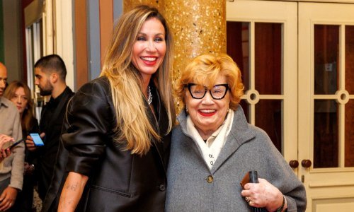 Sa svekrvom na premijeri: Ana Gruica Uglešić zablistala u crnom