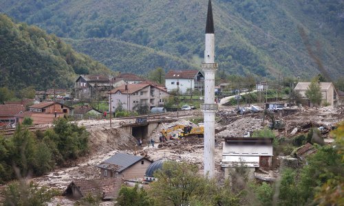 Poplavljena mjesta u BiH pod upozorenjem na nove poplave