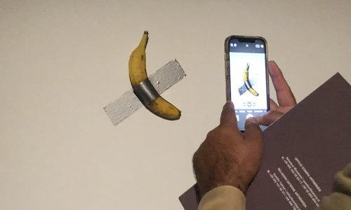 Siromašni prodavač i jedno umjetničko djelo: Tužna priča iza banane prodane za šest milijuna dolara