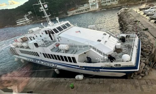 Katamaran udario u obalu na Dugom otoku, javili se i iz Jadrolinije