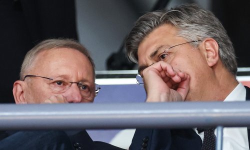 Vrh vlade na košarci: Što to Plenković s Božinovićem povjerljivo šapuće?